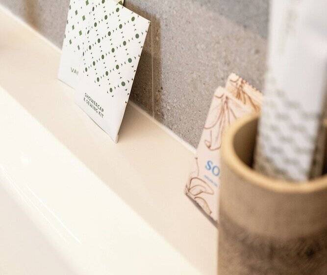 هتل Ennea Muses Rooms & Suites