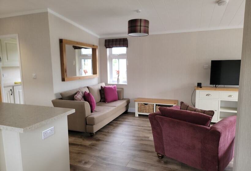 בית מלון כפרי Stunning Luxury 2 Bed Lodge In Routh With Hot Tub