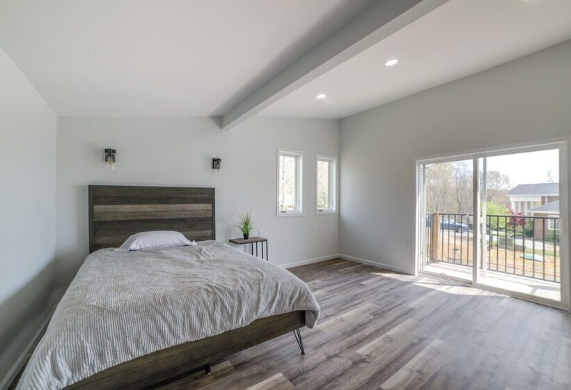 Deck W/ Lake Barkley Views: Spacious Family Home!