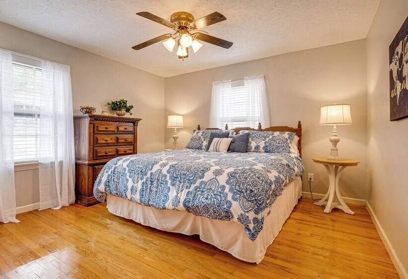 Lakefront Leesburg Home W/ Private Dock & Ramp!