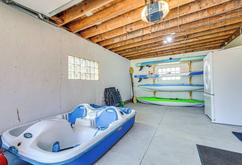 Lakefront Wisconsin Getaway: Fish, Boat, Relax!