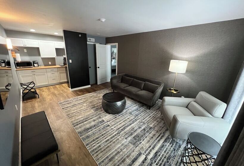 Lighthouse Suites