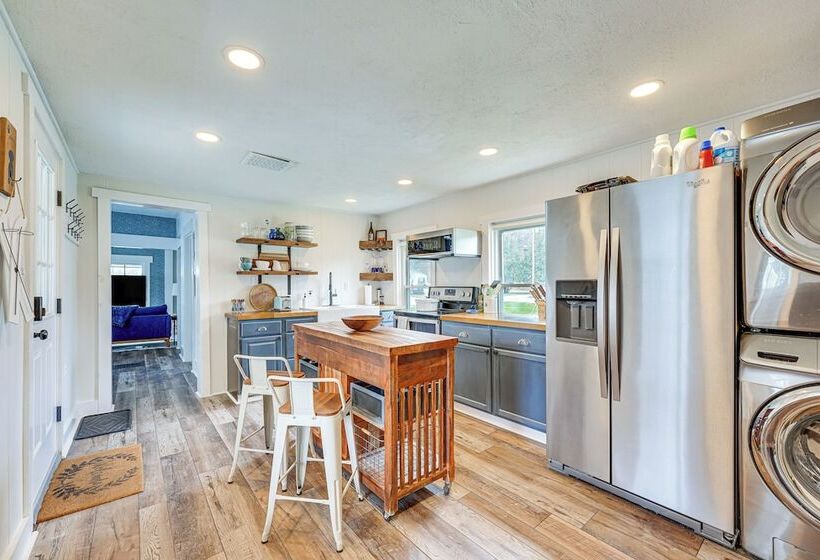 Lovely Ludlow Farmhouse ~ 1 Mi To Town & Slopes!