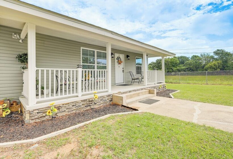 Pensacola Home On 1 Acre W/ Large Yard & Grill!