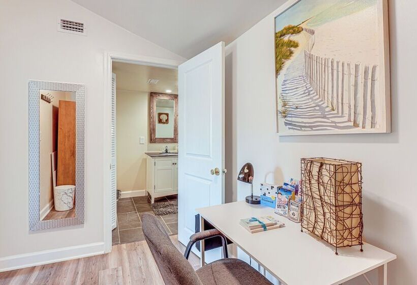 Pensacola Home On 1 Acre W/ Large Yard & Grill!