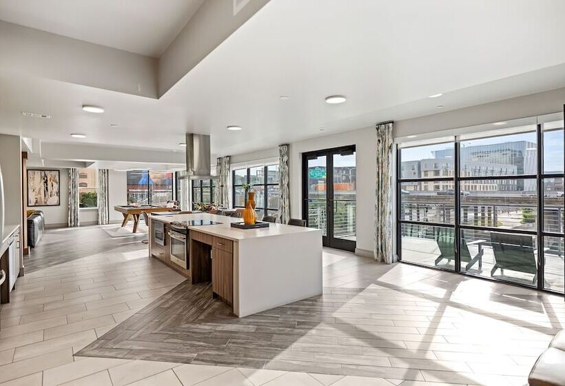 Placemakr Downtown Austin
