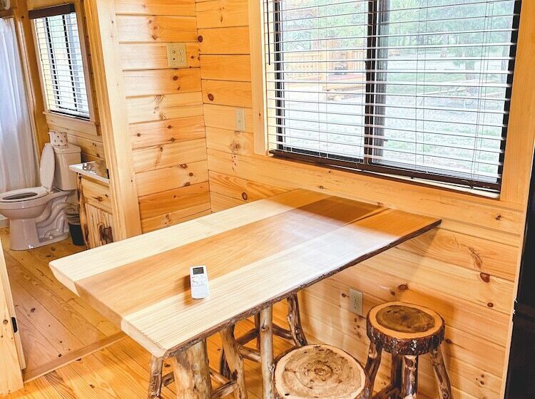 Red Canyon Lodge