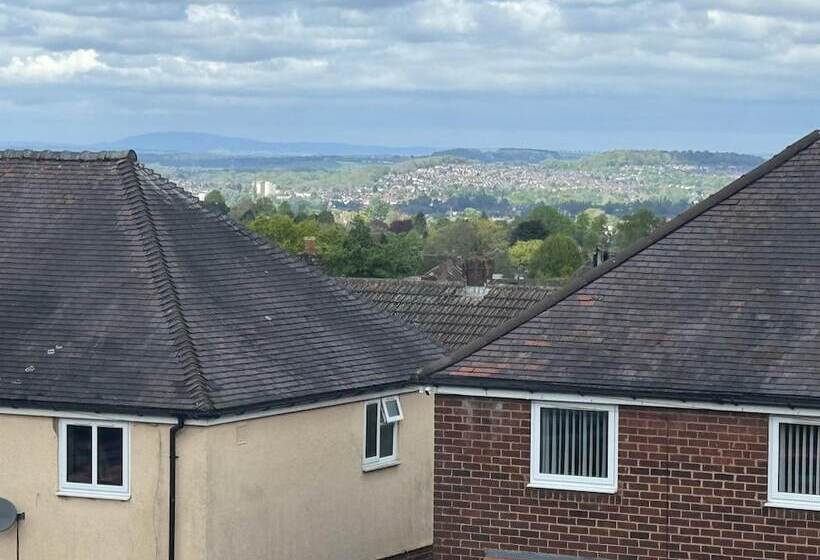 اقامتگاه 4 Bedrooms Full House Stourbridge Birmingham