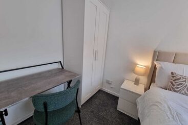 اقامتگاه Captivating 3 Bed House In Strood, Rochester Kent