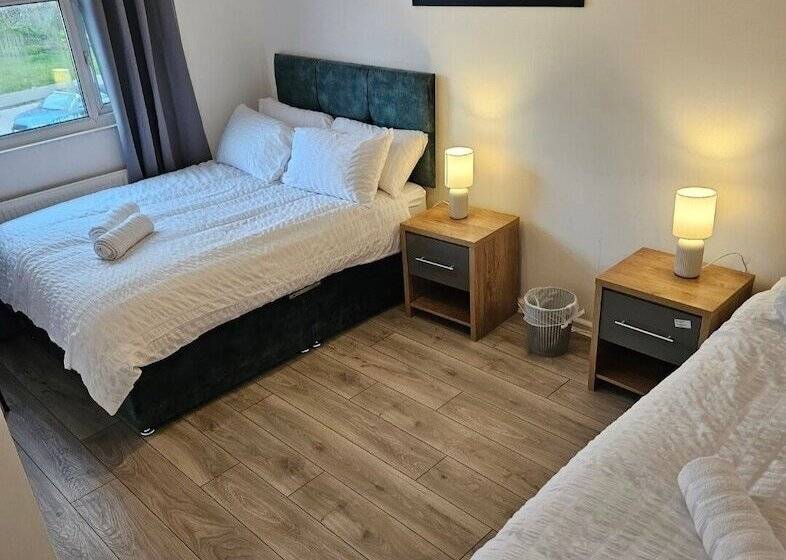 اقامتگاه City Classic  Remarkable 3 Bed House In Birmingham