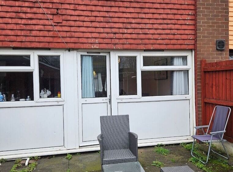 اقامتگاه City Classic  Remarkable 3 Bed House In Birmingham