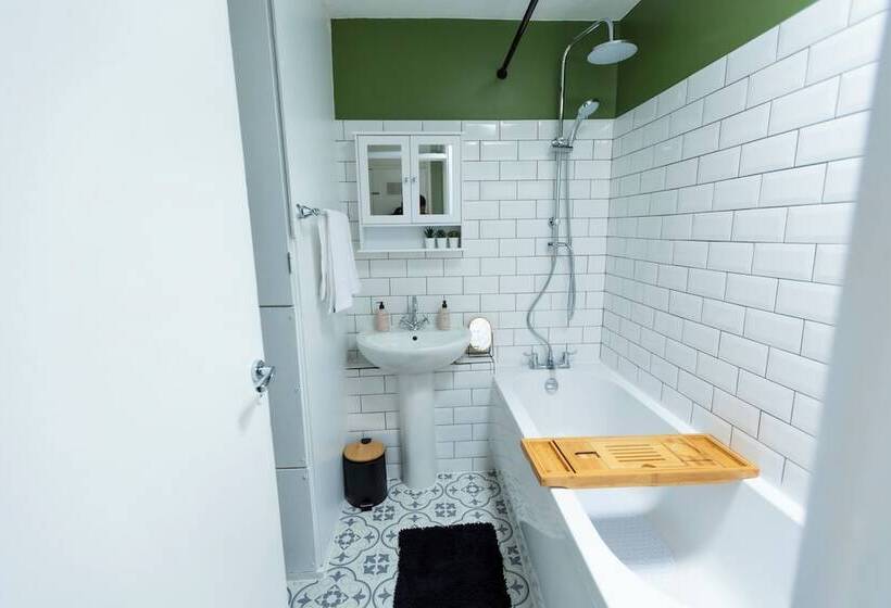 اقامتگاه Grace House   15 Minutes To Central London