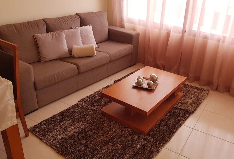اقامتگاه Remarkable 3 Bed House In Machico