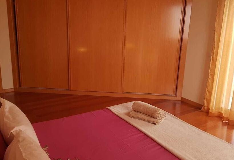 اقامتگاه Remarkable 3 Bed House In Machico