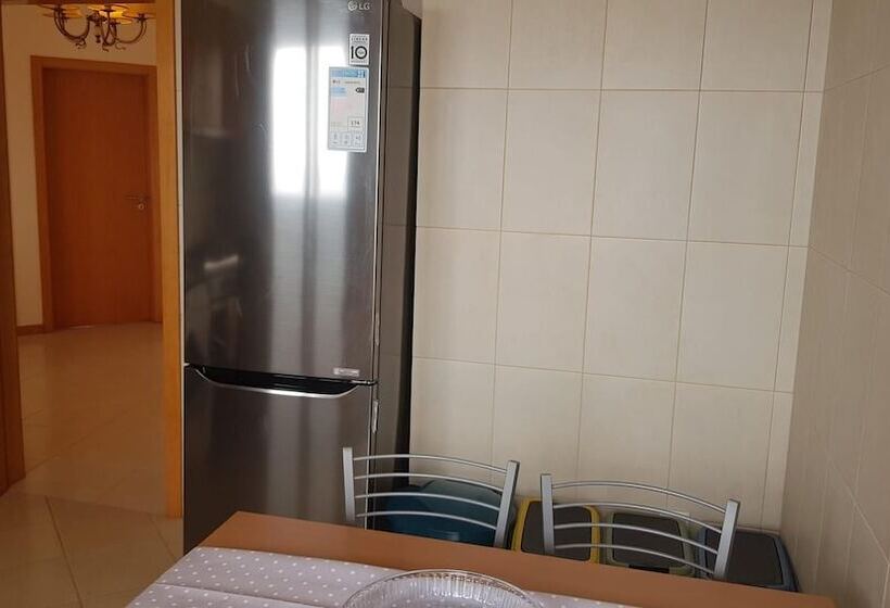 اقامتگاه Remarkable 3 Bed House In Machico
