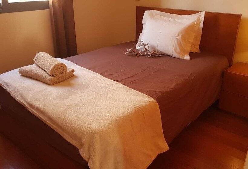 اقامتگاه Remarkable 3 Bed House In Machico