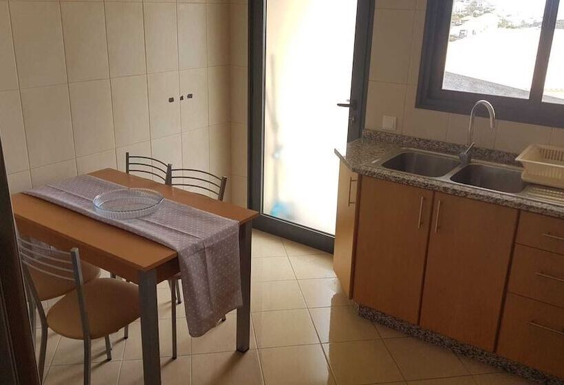 اقامتگاه Remarkable 3 Bed House In Machico