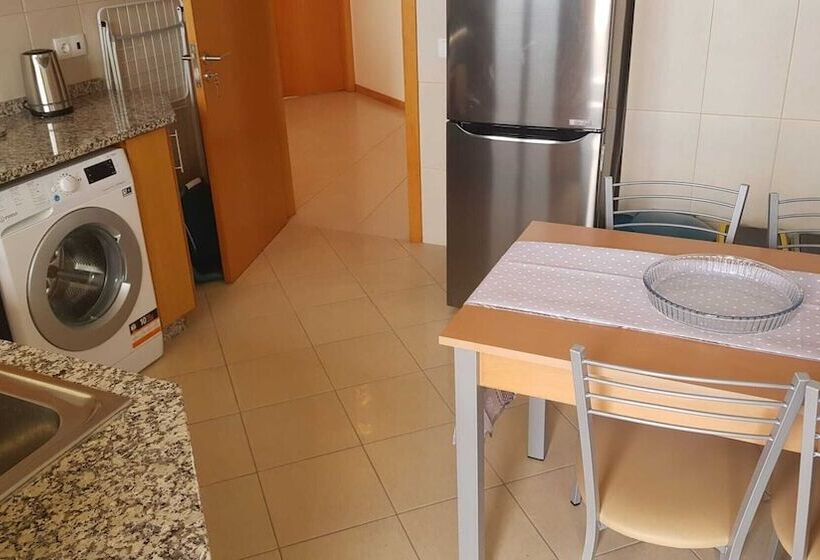 اقامتگاه Remarkable 3 Bed House In Machico