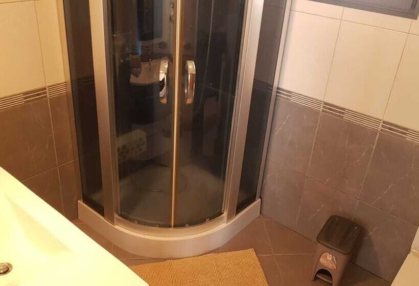اقامتگاه Remarkable 3 Bed House In Machico