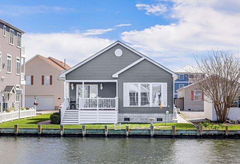 Selbyville Canal Front Home Near Beaches & Shops!