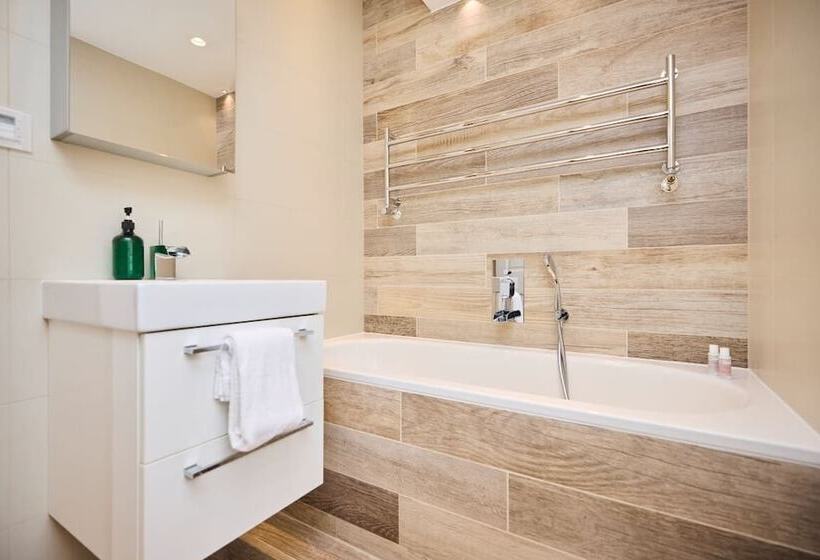 The Regent S Park Scenery   Spacious 3bdr House W/ Garden And Study Room