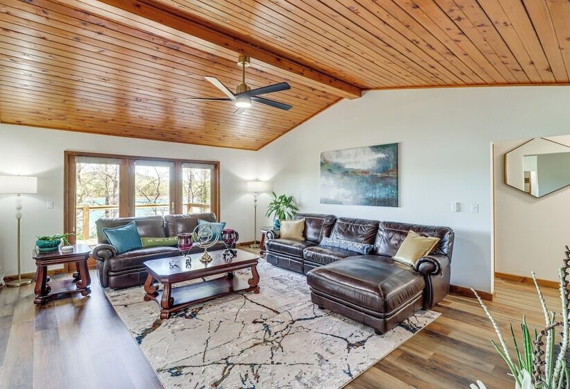 Tranquil Lakefront Greers Ferry Escape W/ Fire Pit