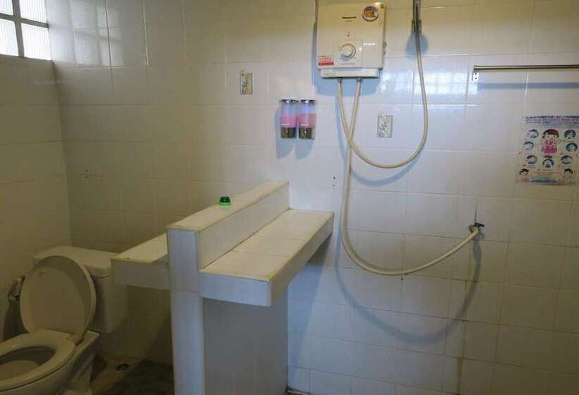 Cedarberg House Three Pagoda Pass   Hostel