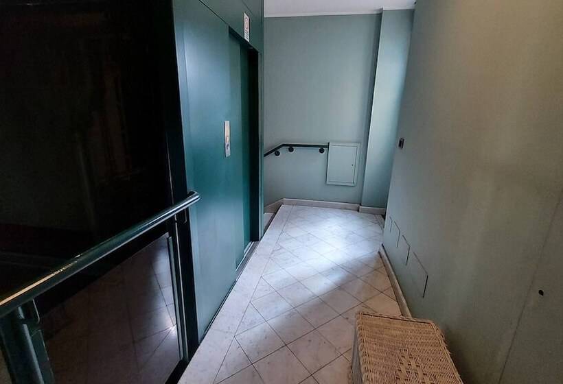هتل Apartment Near The Metro