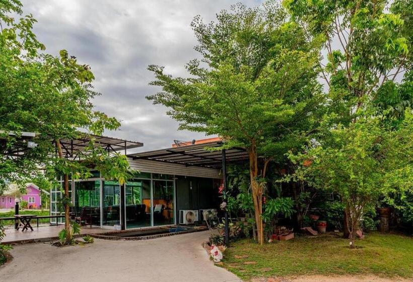 هتل Banrai Chernma Resort