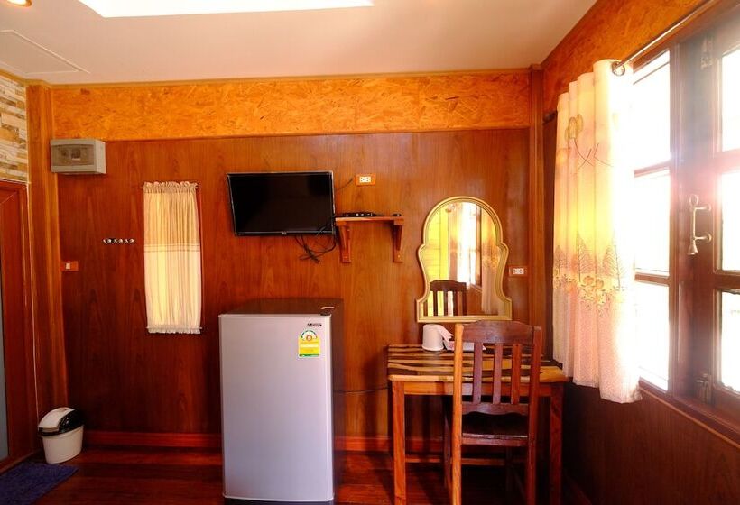 בית מלון כפרי Baan Torfun Resort Sakon Nakhon