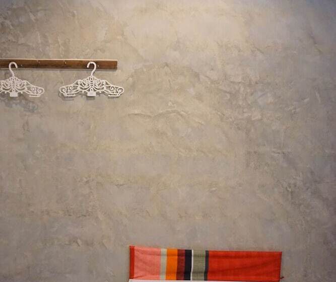 هتل Chiangkhan Modern Home