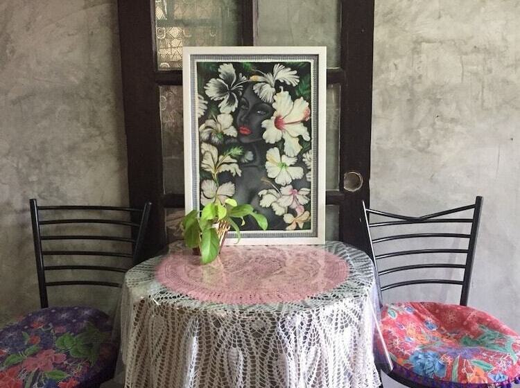 هتل Chiangkhan Modern Home