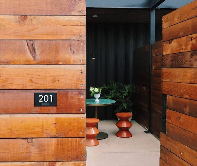 هتل Herringbone