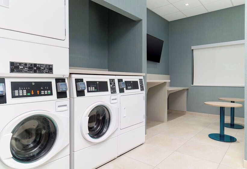 בית מלון כפרי Homewood Suites By Hilton Cypress Orange County