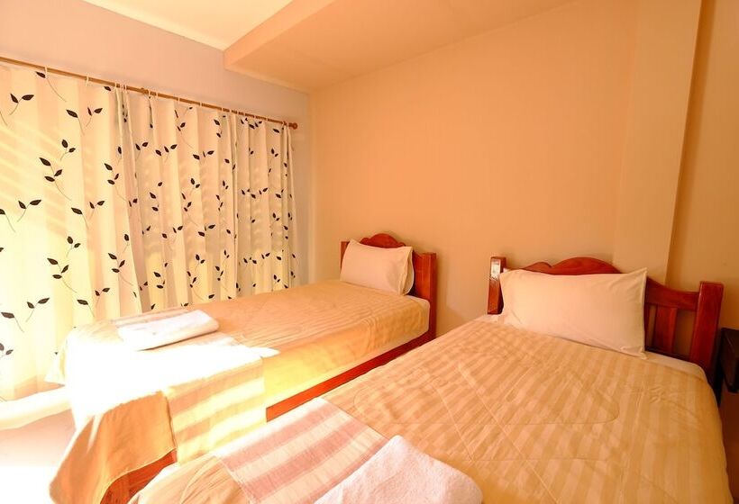 בית מלון כפרי Prompong Resort Mukdahan