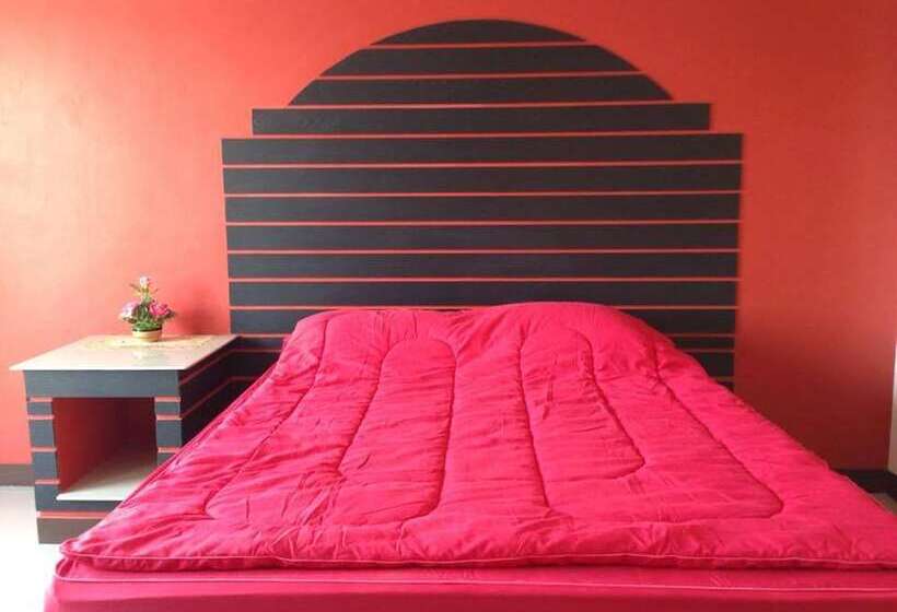فندق Red Heart Resort