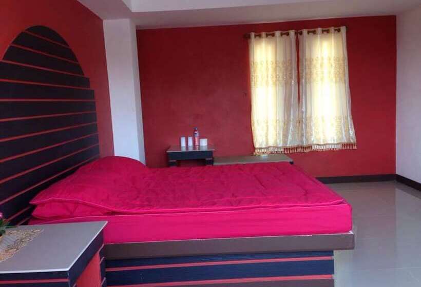 فندق Red Heart Resort