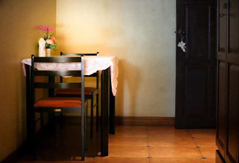 هتل Sunshine Coast Inn