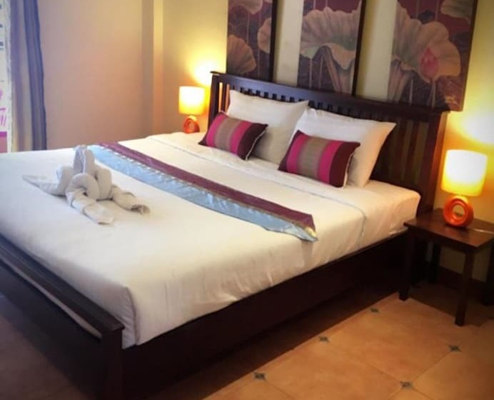 هتل Sunshine Coast Inn