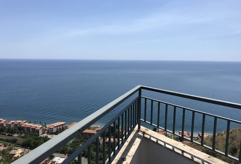 La Nave Sul Mare Di Taormina B&b