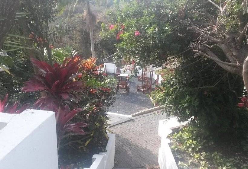 Mhlangeni Lodge B&b   Adults Only