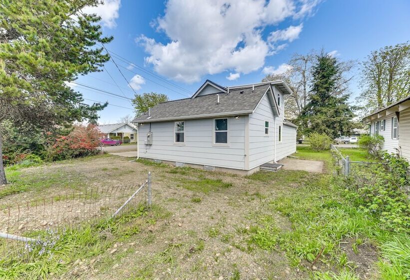 Pet Friendly Home: 29 Mi To Olympic National Park!