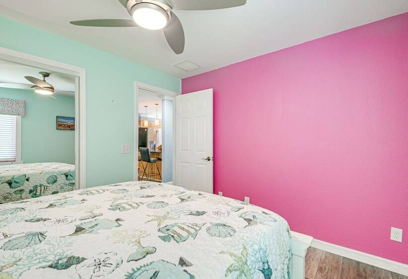 Spacious Bradenton Home W/ Pool ~ 5 Mi To Beaches