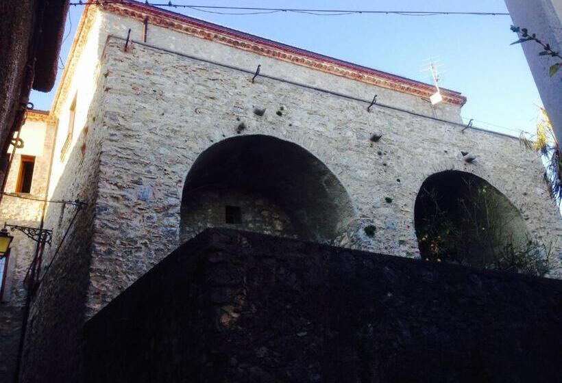 ベッドアンドブレックファースト Ospitalità Don Carlo