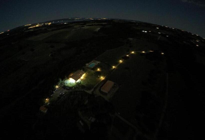 Отель Agriturismo Poggio Della Capanna