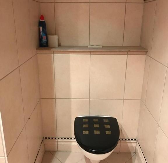 بنسيون Rundvejen Guest House