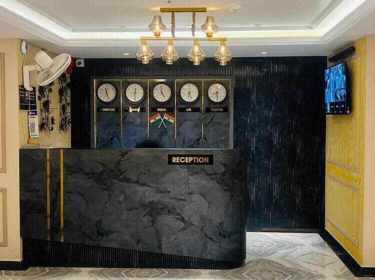 4 Ever Hotel ,surat