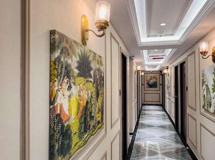 4 Ever Hotel ,surat