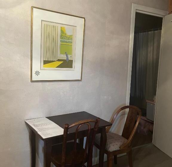 هتل Hôtel Restaurant Le Beffroi