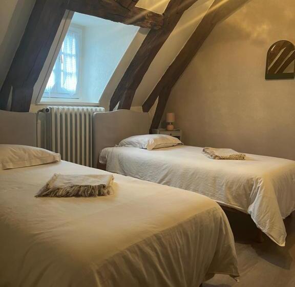 هتل Hôtel Restaurant Le Beffroi